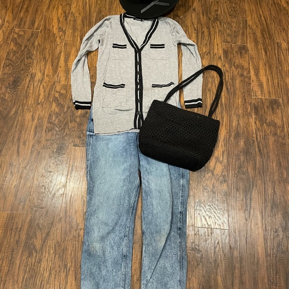 Grey and black varsity style cardigan with pockets - Picture 4 of 4